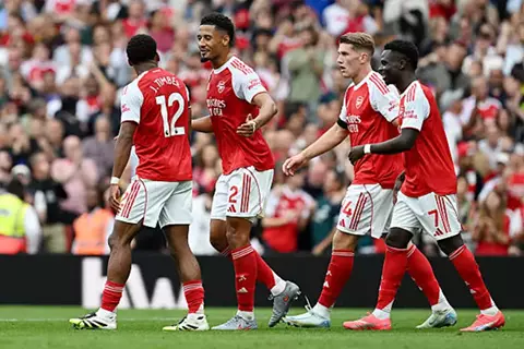 دقيقة بدقيقة.. أرسنال يواجه مانشستر سيتي في الدوري 